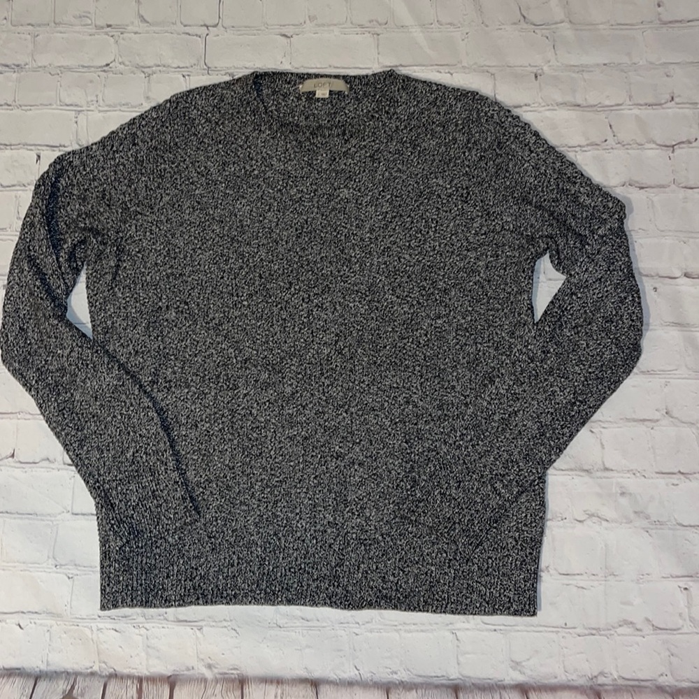 Loft Gray Sweater! Size Large! CUTE!